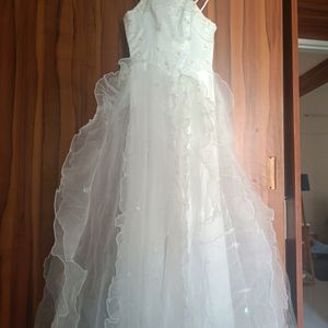Elegant White Tulle Ruffle Wedding Dress