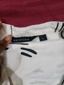 Stylish White Graphic Print Top
