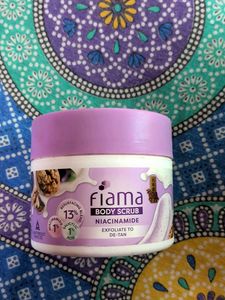 Fiama Body Scrub Niacinamide
