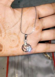 Elegant Necklace Set with Brooch