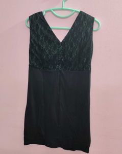 Elegant Black &amp; Green Lace Dress