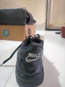 Men's Black Nike Sneakers (7A copy)