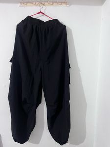 black cargo polyester bottom