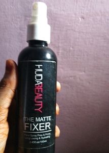 Huda Beauty Makeup Setting Spray