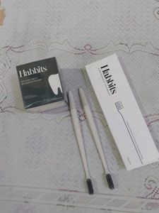 Habits Teeth Whitening Powder & 2 Toothbrushes