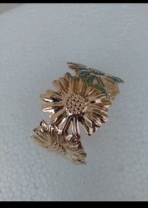 Charming Daisy Flower Bracelet