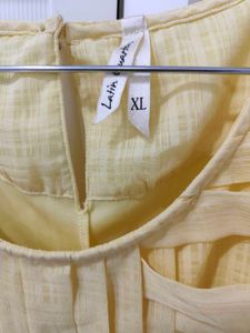 Chic Yellow Short Sleeve Top