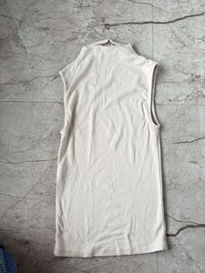 Sleeveless Mock Neck Top