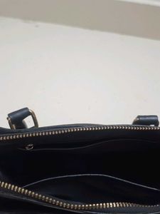 Chic Black Handbag