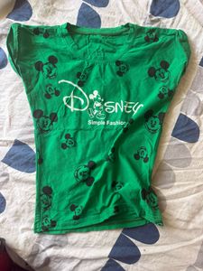 Fitted green tshirt