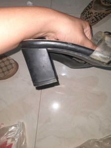 DressBerry Transparent Block Heels