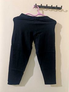 Comfortable Black One third size Leggings