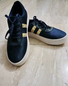 Stylish Navy &amp; Gold Sneakers