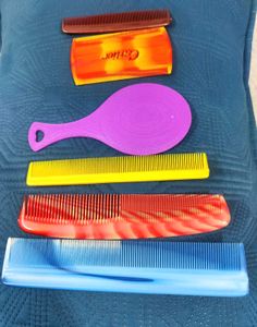 Vintage Comb and Mirror Set All New ✨