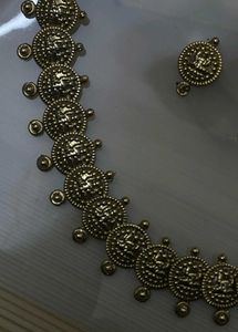 Gold Tone Necklace &amp; Earring Set