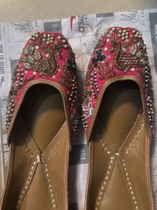 Embellished Pink Juttis