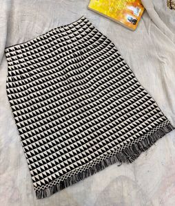 Chic Geometric Mini Skirt