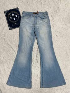 Light Wash Flared Jeans