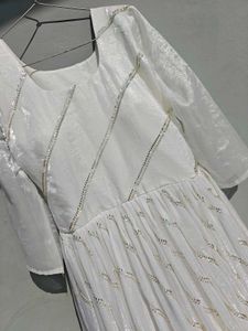 Elegant White Kurta with Embellishments