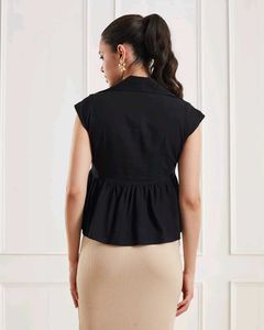 Chic Black Sleeveless Top