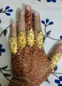 Set of 5 Statement Rings