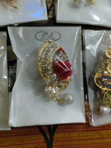 saree pins brooches
