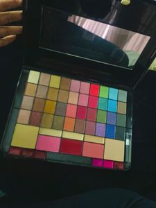 Lakyou Beauty Makeup Pallet