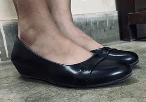 Classic Black StelaToes Heels