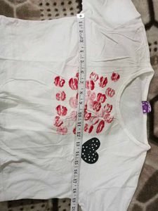 White T-Shirt with Kiss &amp; Heart Print