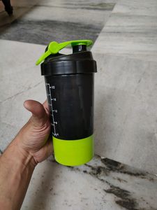Herbalife nutrition shaker bottle