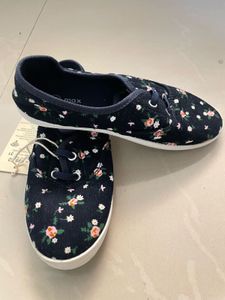 Floral Print MAX Girl Shoe