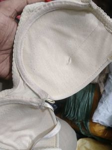 dubble padded phusup beaComfortable Cream Bra