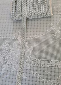Delicate Silver Lace .....3.85 m