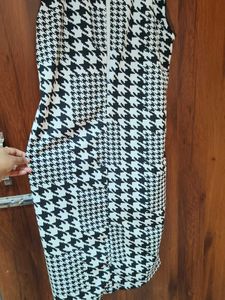 black and white pattern bodycon dress