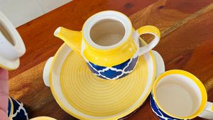 Tea Pot And Cups Set