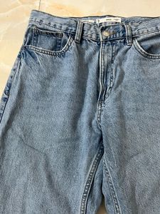 Light Wash straight Leg Jeans