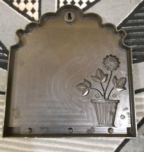 Sweet Home Krishna Key Holder
