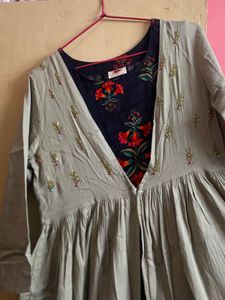 Elegant Tiered Kurta Set with Floral Print
