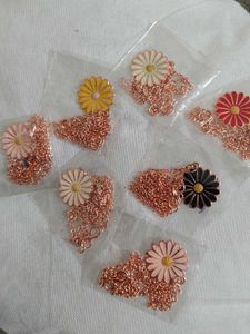 Daisy Flower Pendant Necklaces