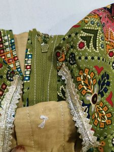 Beautiful Ethnic Lehenga Choli Set with Headband