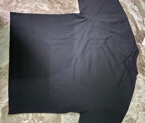 Black Graphic T-Shirt "Stay Delulu"