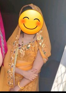 lehnga with chunri