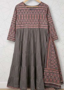 Elegant Tiered Kurta Set with Dupatta