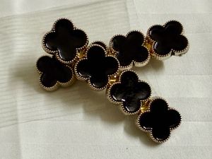 Elegant Clover Hair Clips Set