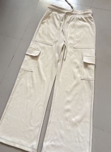 white Cargo pant length 41 size28-32strechy