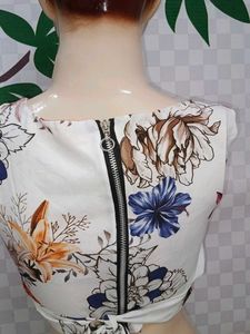 (1400)Stylish Floral Print Crop Top