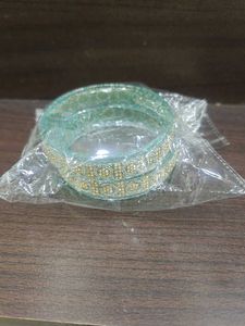 Elegant Green &amp; Gold Bangles (Size 2-4) Set of 2