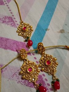 Gold Plated Necklace with Earrings &amp; Maangtika