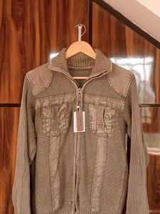 Zip Up Sweater... Unisex 🔥