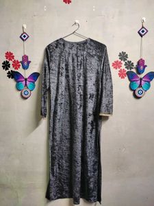 🥳Elegant Velvet Embellished Kurta